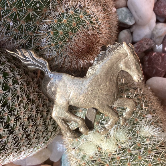 Vintage Elegant Petite Brass Running Horse Belt Buckle - Picture 3 of 8